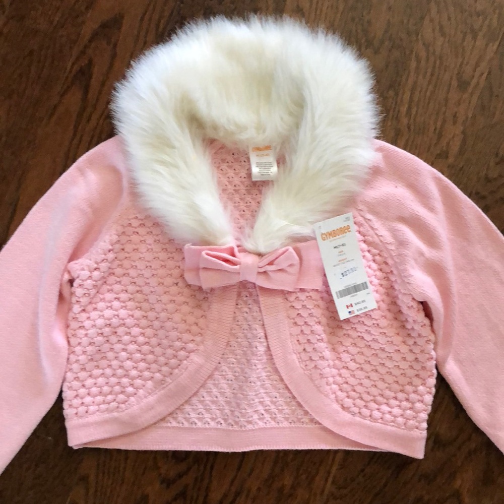 New with tags Gymboree long sleeve crop sweater with fur collar. Size 7–8